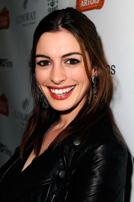 Anne Hathaway at event of Breaking Upwards (2009)
