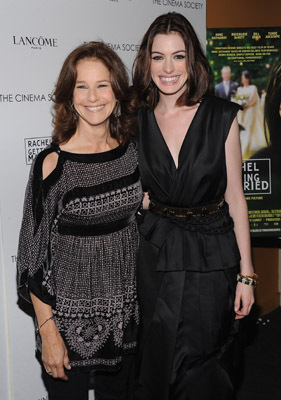 Debra Winger and Anne Hathaway at event of Rachel Getting Married (2008)