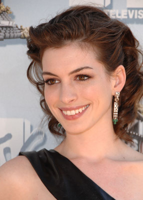 Anne Hathaway at event of 2008 MTV Movie Awards (2008)