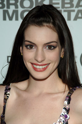 Anne Hathaway at event of Kuprotas kalnas (2005)