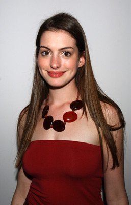 Anne Hathaway at event of Sex and the City (1998)