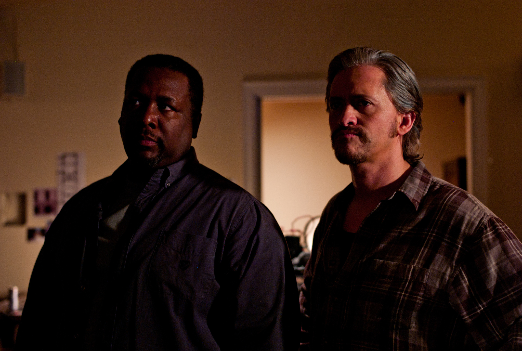 Still of Clifton Collins Jr. and Wendell Pierce in Parkeris (2013)