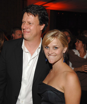 Reese Witherspoon and Gavin Hood at event of Rendition (2007)
