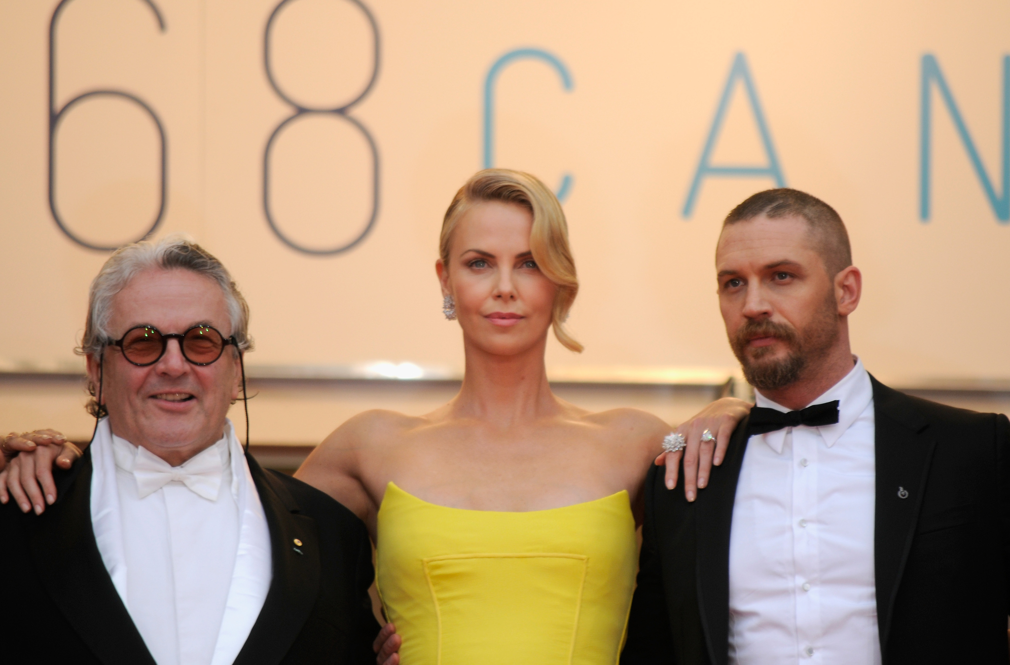 Charlize Theron, George Miller and Tom Hardy at event of Paseles Maksas: ituzio kelias (2015)