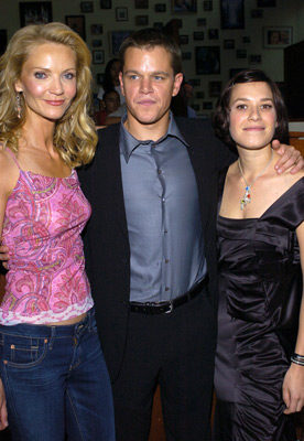 Joan Allen, Matt Damon and Franka Potente at event of The Bourne Supremacy (2004)