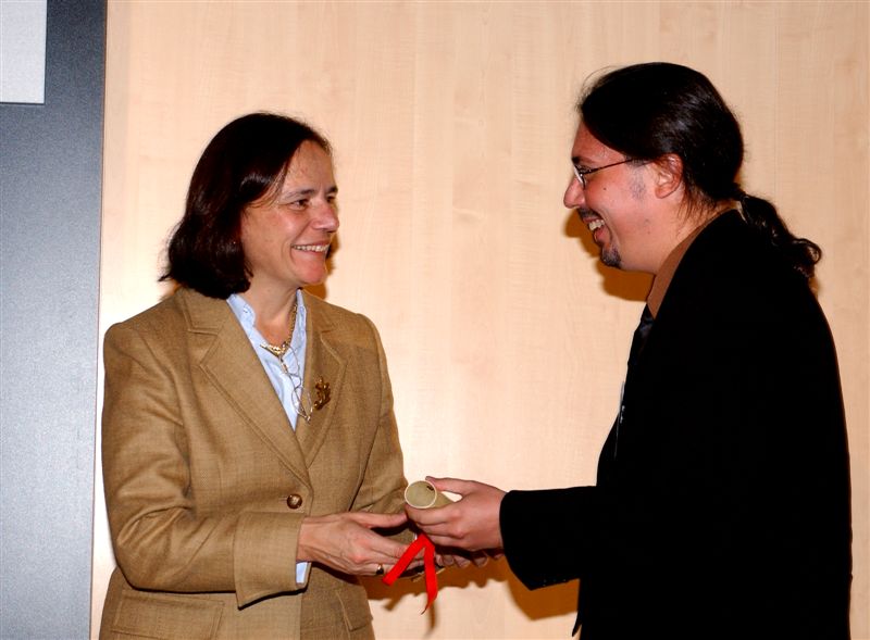 Accepting Everis Foundation Award, 2004