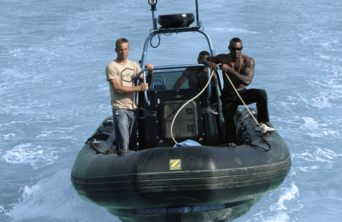 Still of Tyson Beckford and Paul Walker in Into the Blue (2005)