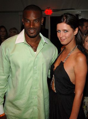 Tyson Beckford and Nicky Hilton at event of Entourage (2004)