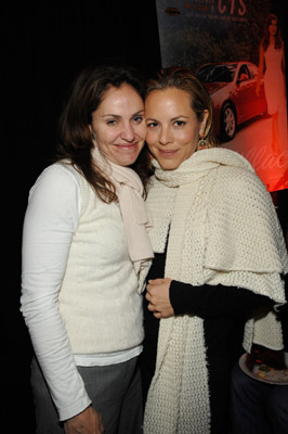 Amy Brenneman and Maria Bello at event of Downloading Nancy (2008)
