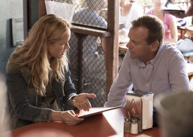 Still of Kiefer Sutherland and Maria Bello in Touch (2012)