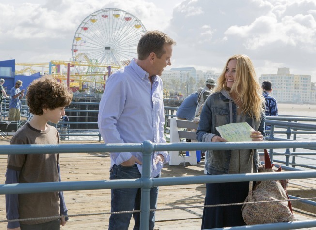 Still of Kiefer Sutherland, Maria Bello and David Mazouz in Touch (2012)