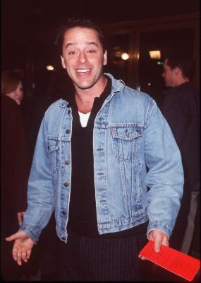 Gil Bellows at event of As vis dar zinau, ka veikei ana vasara (1998)