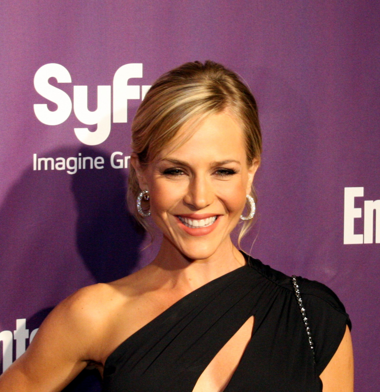 Julie Benz