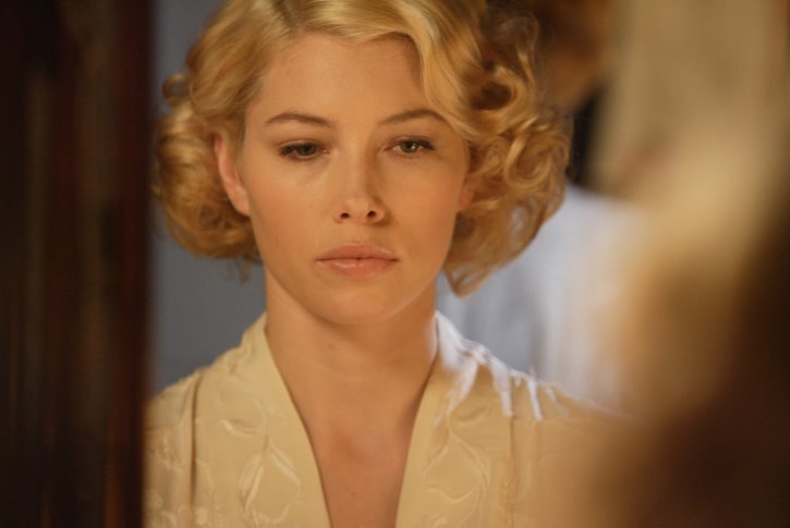 Still of Jessica Biel in Easy Virtue (2008)