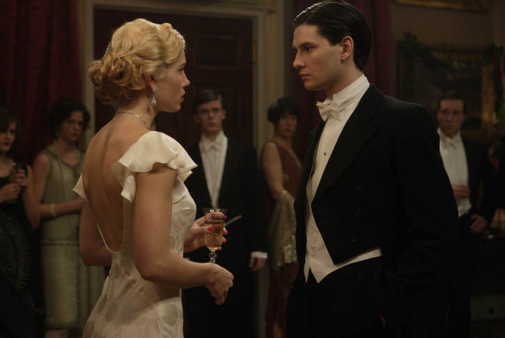 Still of Jessica Biel and Ben Barnes in Easy Virtue (2008)