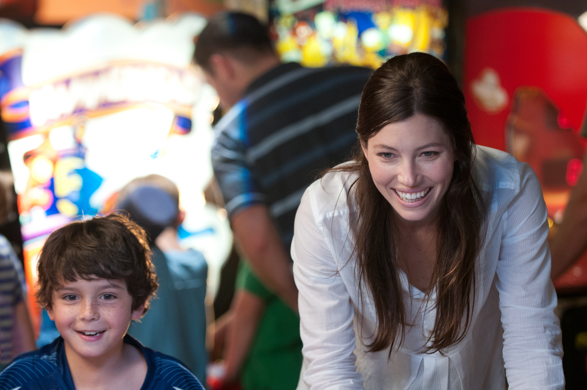 Still of Jessica Biel and Noah Lomax in Sirdziu edikas (2012)