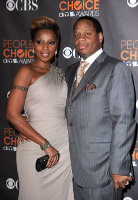 Mary J. Blige and Kendu Isaacs at event of The 36th Annual People's Choice Awards (2010)