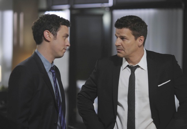 Still of David Boreanaz and John Francis Daley in Kaulai (2005)