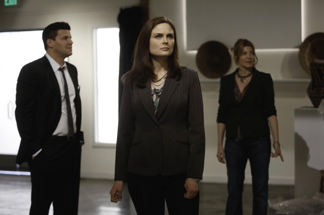 Still of David Boreanaz and Emily Deschanel in Kaulai (2005)