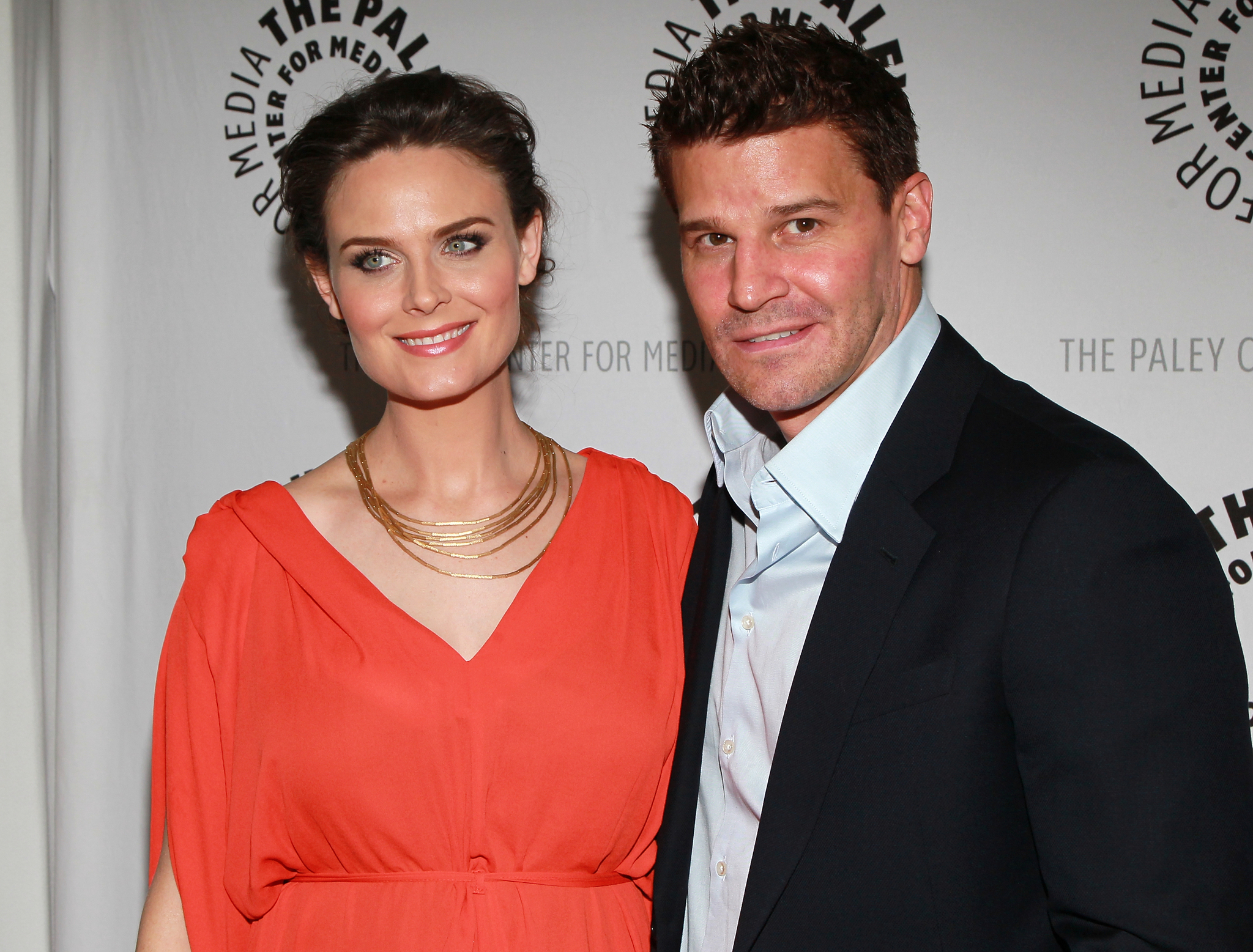 David Boreanaz and Emily Deschanel at event of Kaulai (2005)