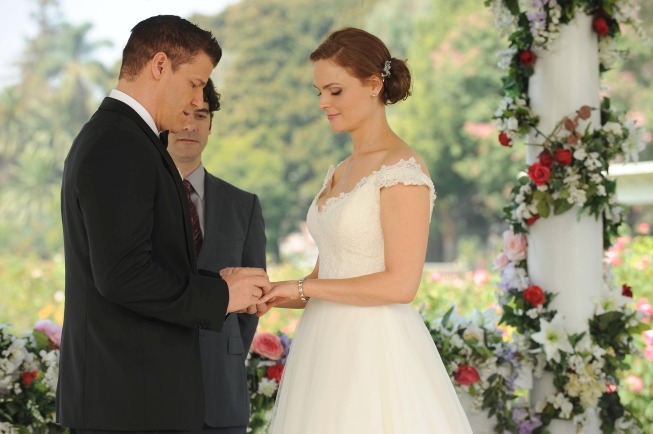 Still of David Boreanaz, Emily Deschanel and Mather Zickel in Kaulai (2005)