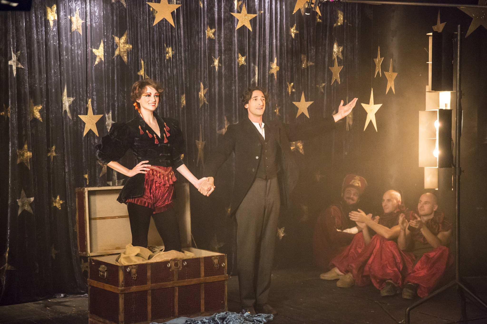 Still of Adrien Brody and Kristen Connolly in Houdini (2014)