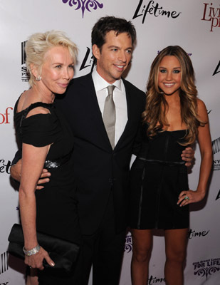 Harry Connick Jr., Amanda Bynes and Trudie Styler at event of Living Proof (2008)