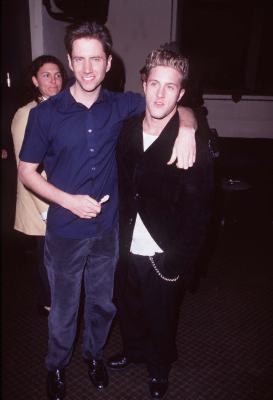 Scott Caan and Jamie Kennedy at event of Wild Things (1998)