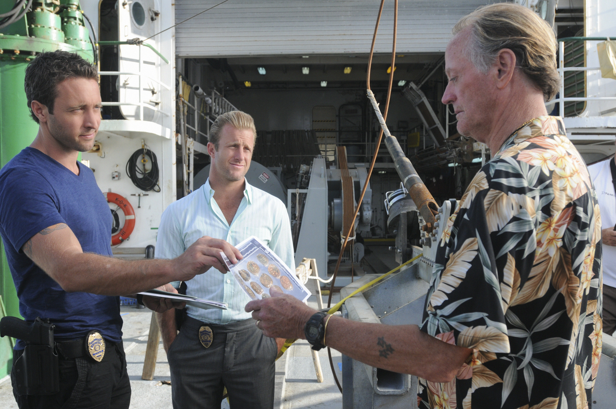 Still of Peter Fonda, Scott Caan and Alex O'Loughlin in Hawaii Five-0 (2010)