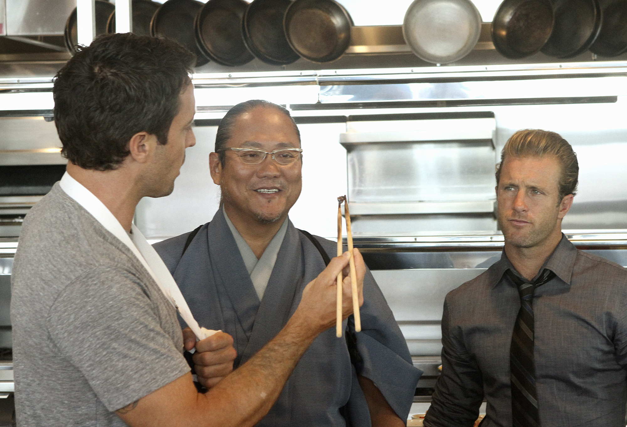 Still of Scott Caan and Masaharu Morimoto in Hawaii Five-0 (2010)