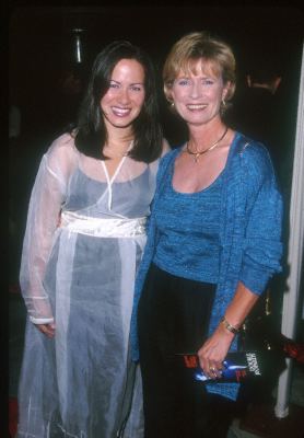 Linda Lee Cadwell and Shannon Lee at event of Double Jeopardy (1999)