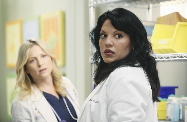 Still of Jessica Capshaw and Sara Ramirez in Grei anatomija (2005)