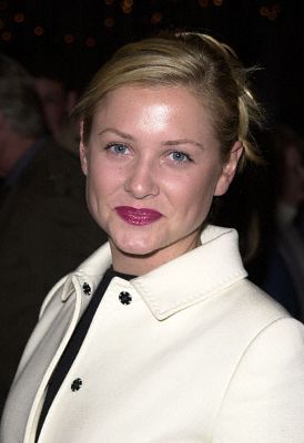 Jessica Capshaw at event of A Girl Thing (2001)