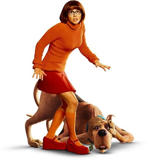 (L-r) Velma (LINDA CARDELLINI) and SCOOBY-DOO in Warner Bros. Pictures' live-action comedy 