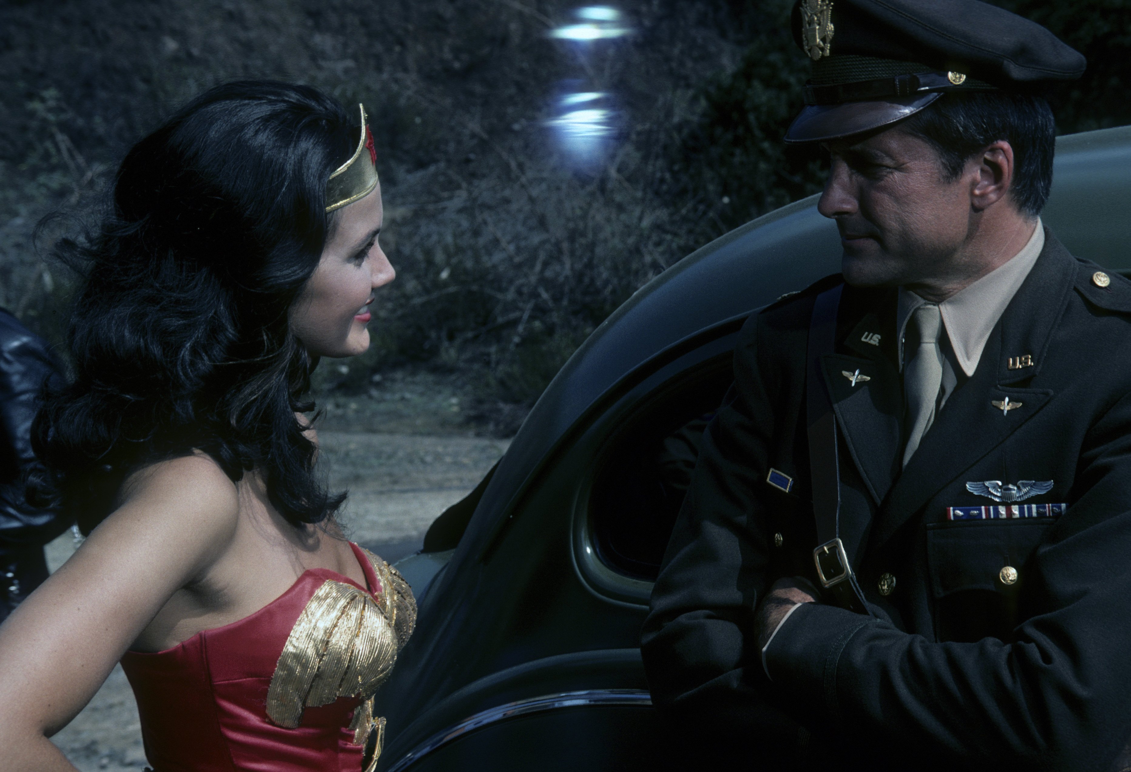Still of Lynda Carter and Lyle Waggoner in Wonder Woman (1975)