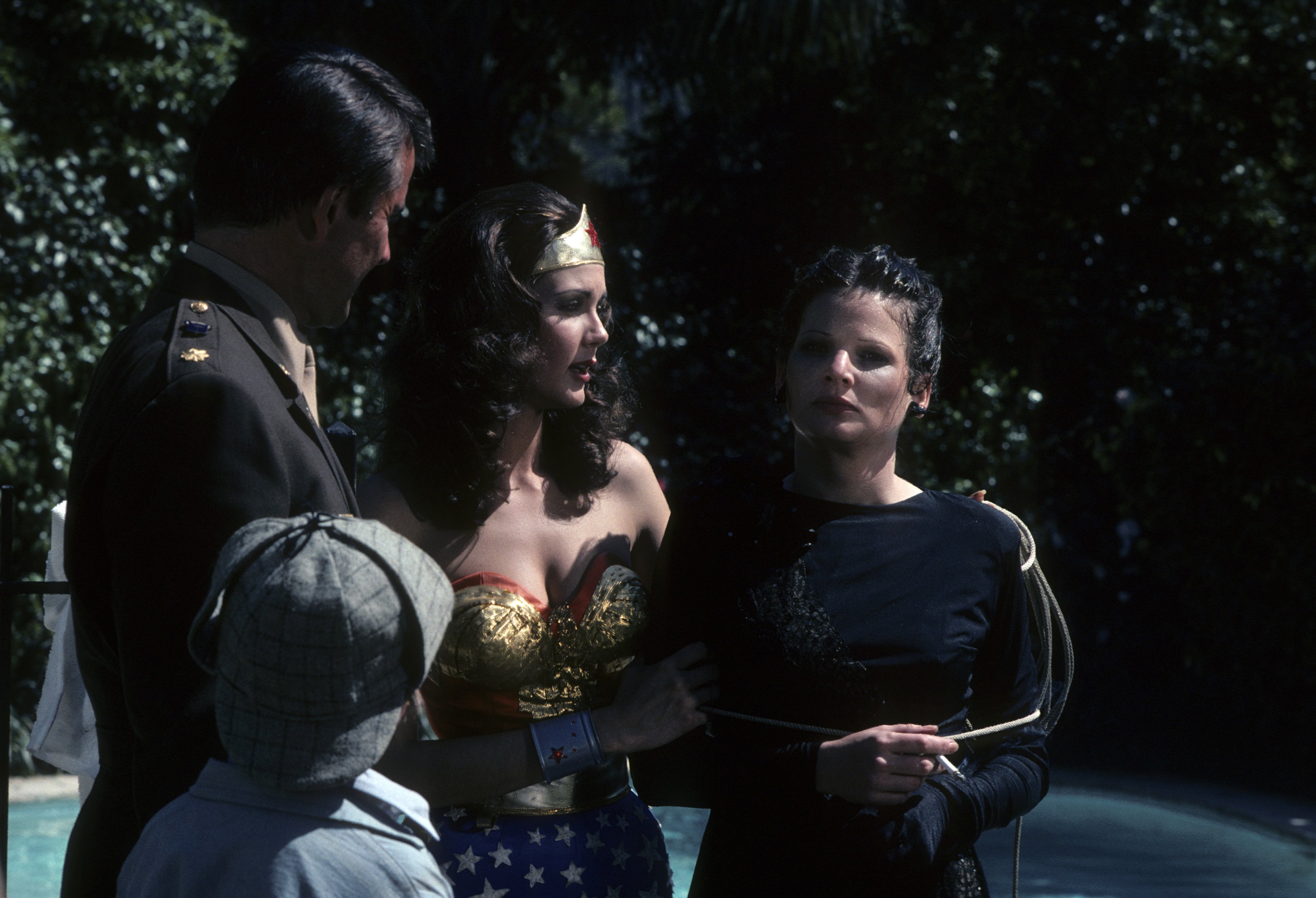 Still of Lynda Carter, Christine Belford and Lyle Waggoner in Wonder Woman (1975)