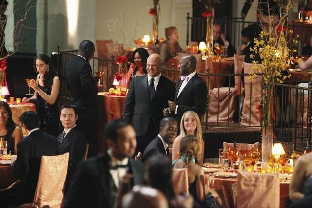 Still of Michael Chiklis and Romany Malco in No Ordinary Family (2010)