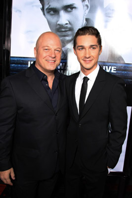 Michael Chiklis and Shia LaBeouf at event of Eagle Eye (2008)