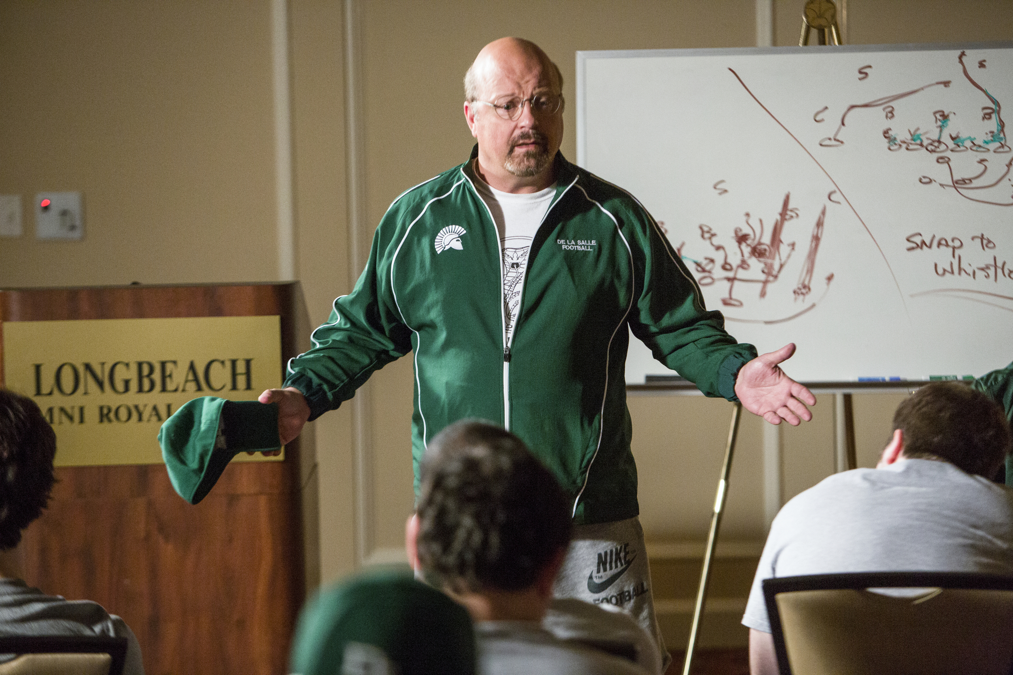 Still of Michael Chiklis in When the Game Stands Tall (2014)