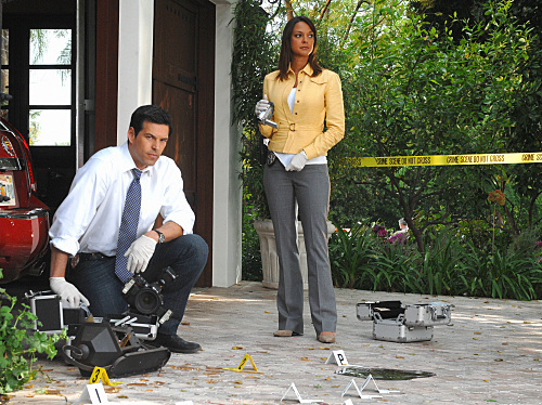 Still of Eddie Cibrian and Eva LaRue in CSI Majamis (2002)