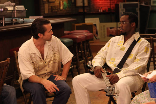 Still of Sean Combs and Rob McElhenney in It's Always Sunny in Philadelphia (2005)