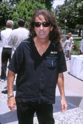 Alice Cooper at event of Muppets from Space (1999)