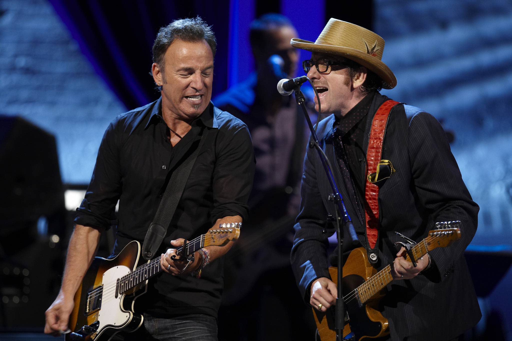 Still of Elvis Costello and Bruce Springsteen in Spectacle: Elvis Costello with... (2008)