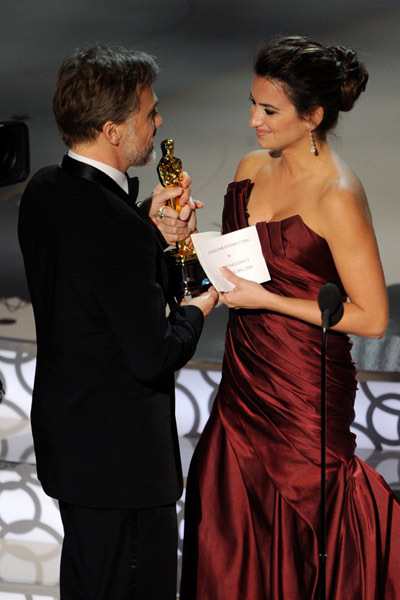 Penélope Cruz and Christoph Waltz at event of The 82nd Annual Academy Awards (2010)
