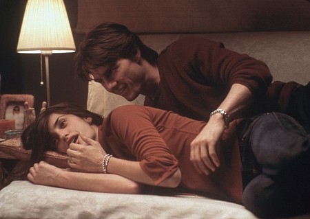 Still of Tom Cruise and Penélope Cruz in Vanilinis dangus (2001)
