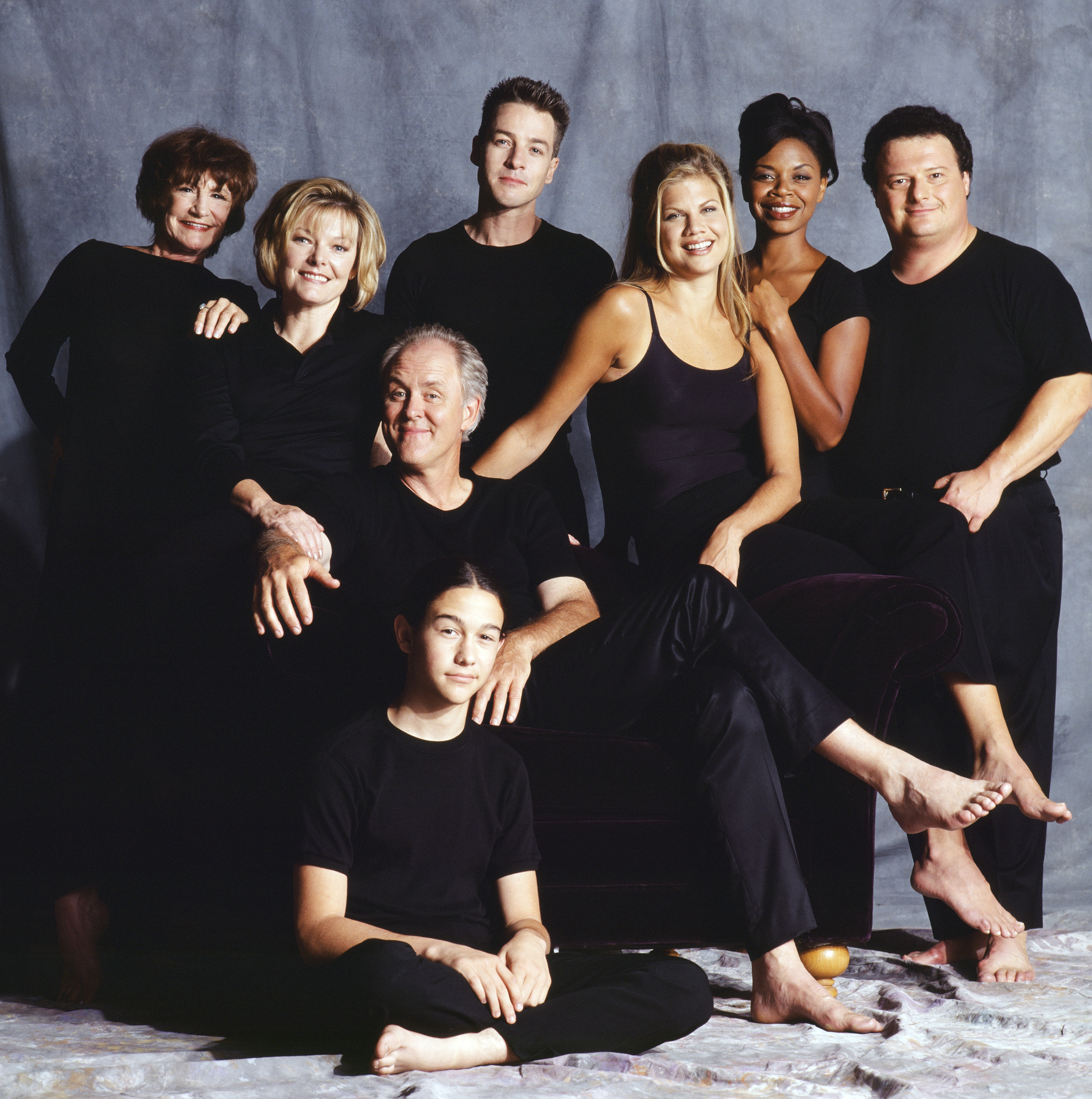 Still of Wayne Knight, John Lithgow, Jane Curtin, Kristen Johnston, Joseph Gordon-Levitt, Simbi Khali, French Stewart and Elmarie Wendel in Trecias luitas nuo saules (1996)