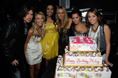 Billy Ray Cyrus, Ashley Tisdale, Tish Cyrus, Miley Cyrus, Jordin Sparks and Julianne Hough