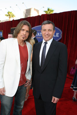 Billy Ray Cyrus and Robert A. Iger at event of La troskinys (2007)