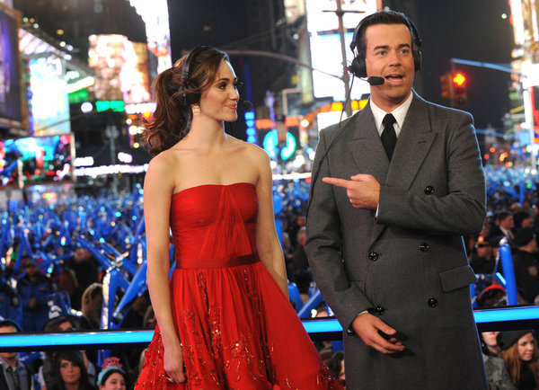 Still of Emmy Rossum and Carson Daly in NBC's New Year's Eve with Carson Daly (2012)