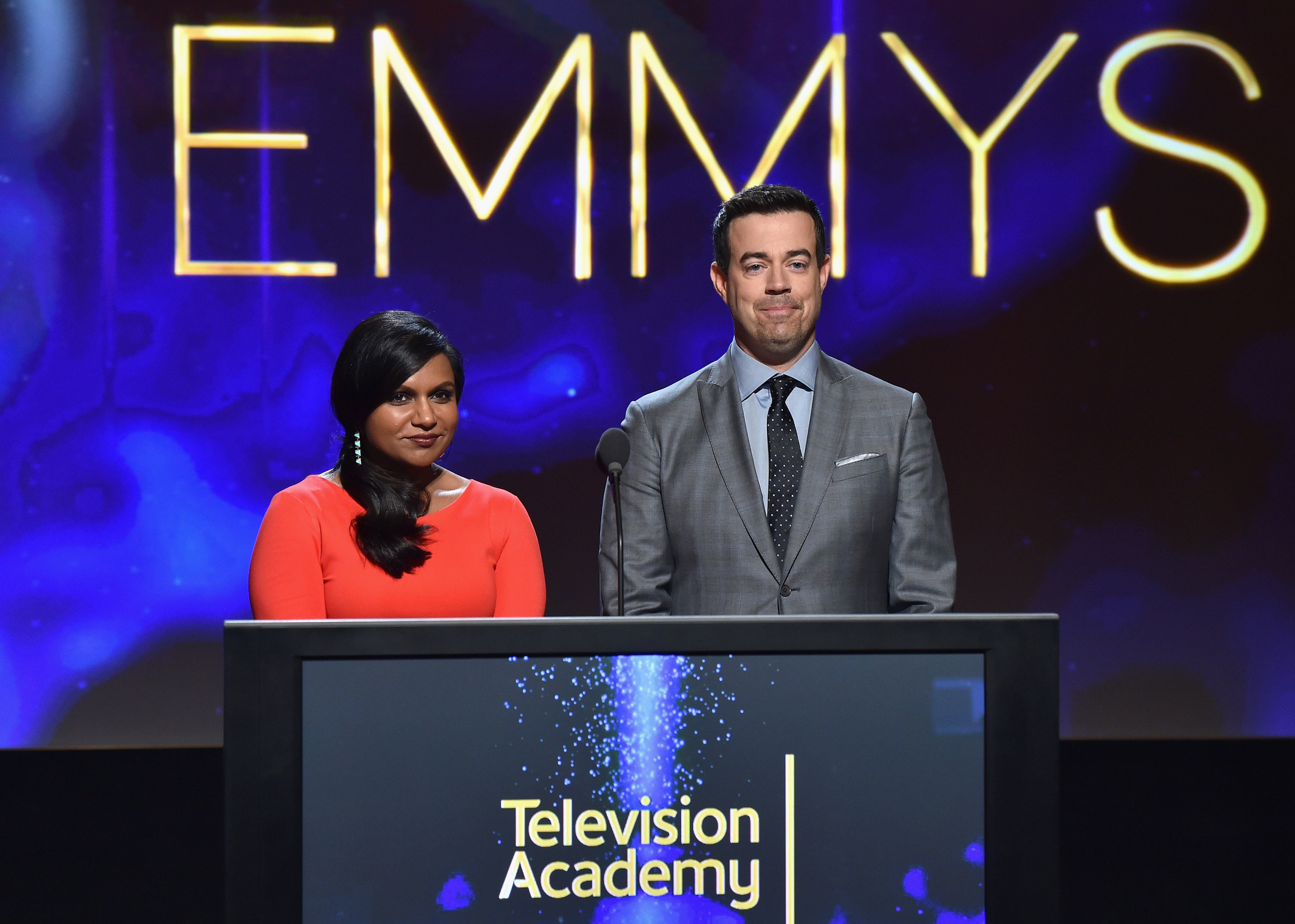 Carson Daly and Mindy Kaling at event of The 66th Primetime Emmy Awards (2014)